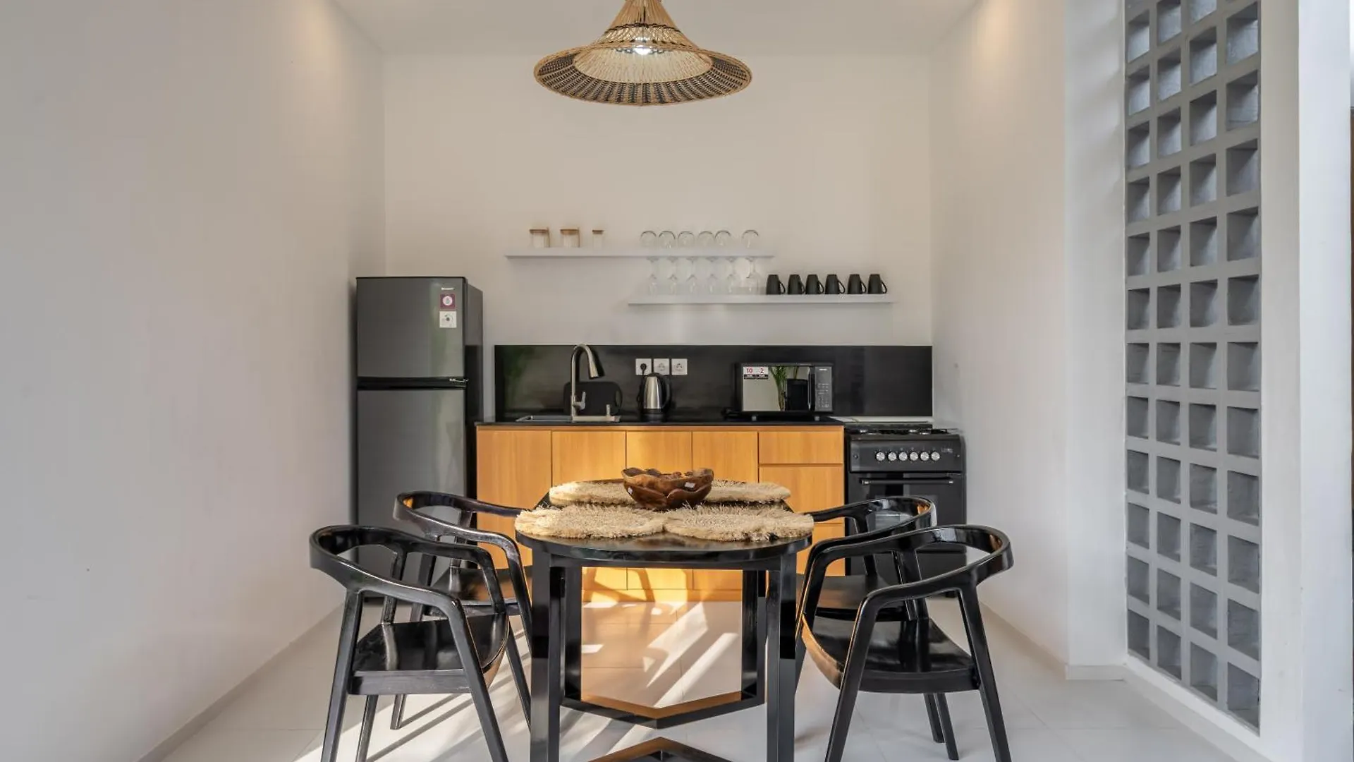 Canggu Vibe 2Bdr Villa With Pool And Nearby Delights Kerobokan  Indonesia