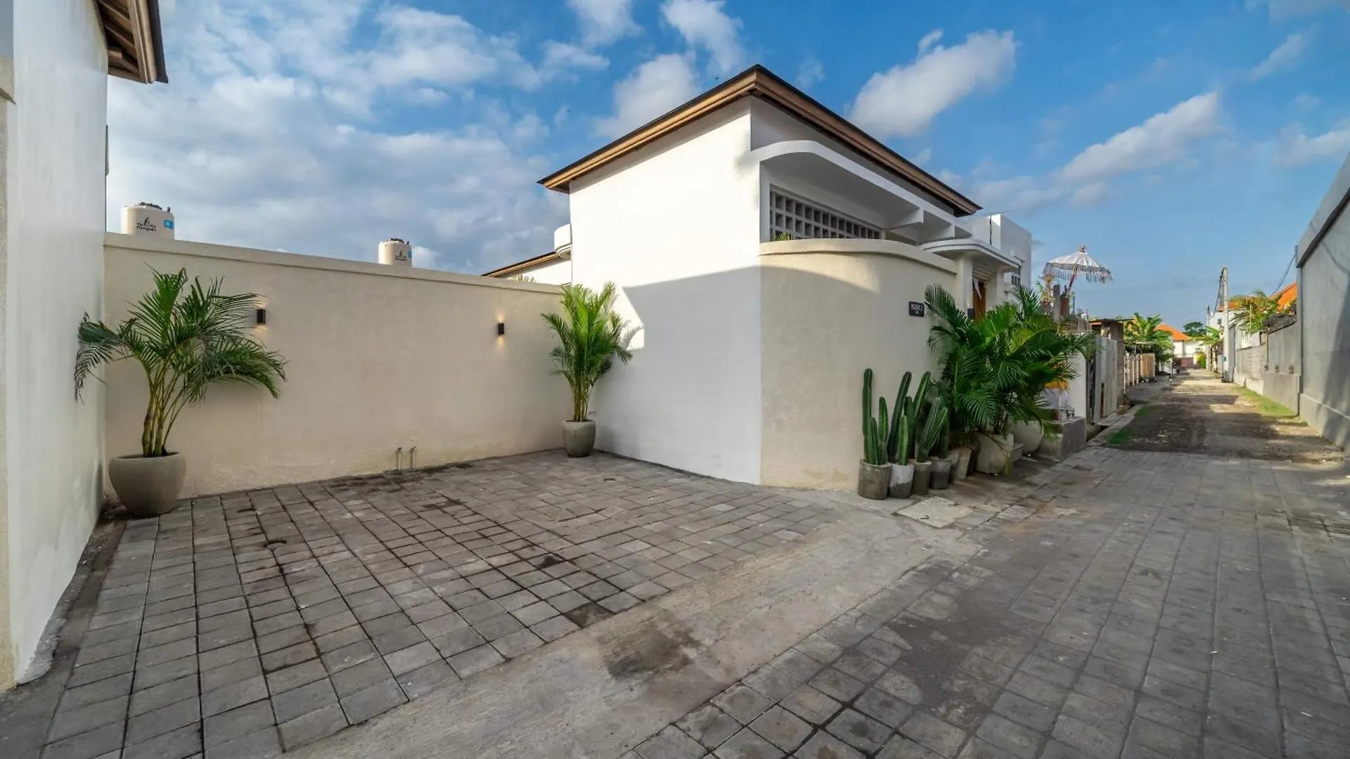 Canggu Vibe 2Bdr Villa With Pool And Nearby Delights Kerobokan  0*, Kerobokan (Bali) Indonesia