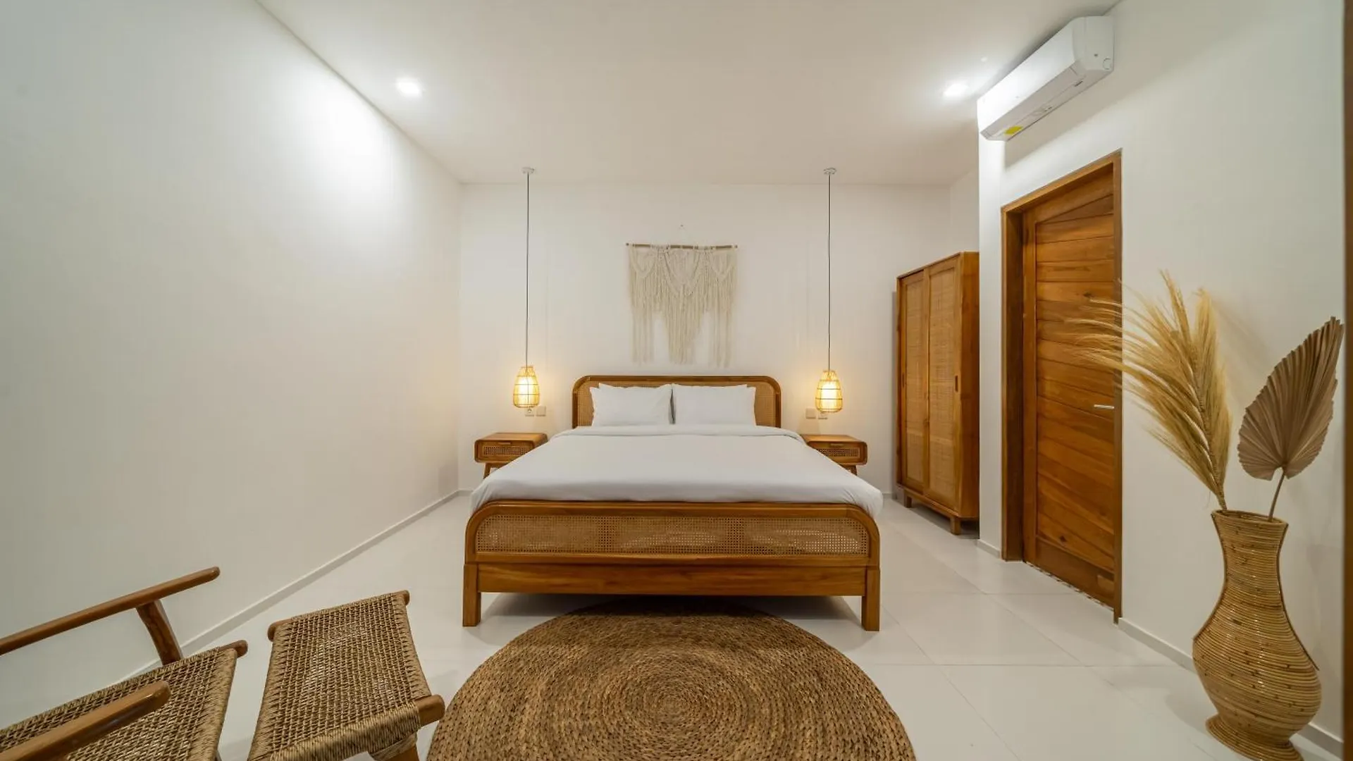 Canggu Vibe 2Bdr Villa With Pool And Nearby Delights Kerobokan